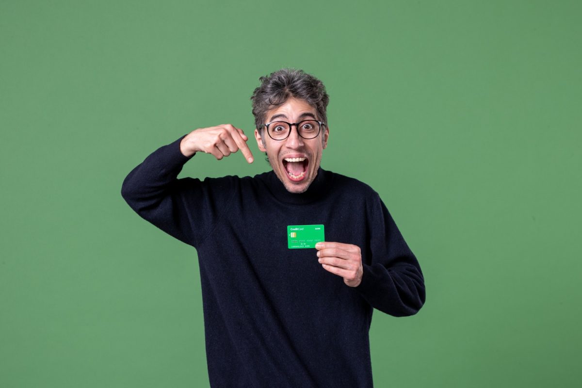 A guy using the American Express Green Card.