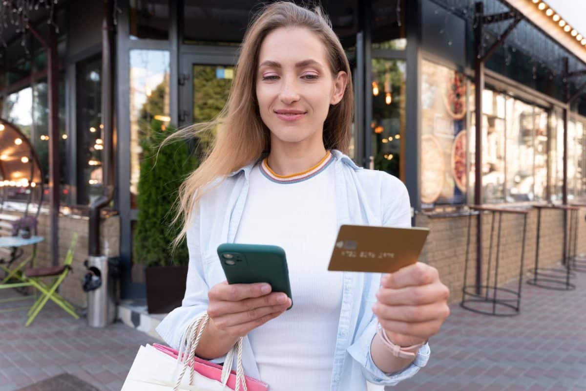 woman trying to understand about a credit card declined.