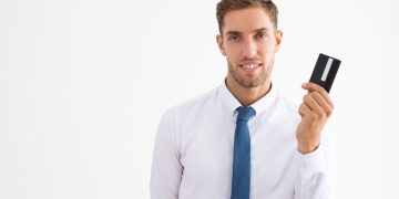A man using the Southwest Rapid Rewards.
