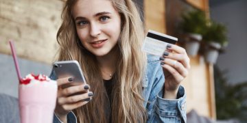 Woman before learning How to pay off credit card