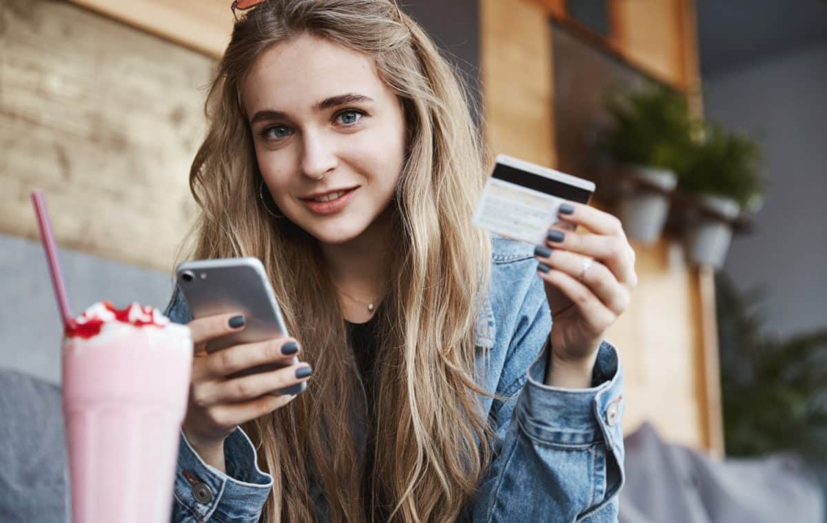 Woman before learning How to pay off credit card