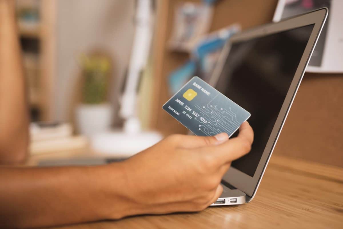Using the Credit card to build credit