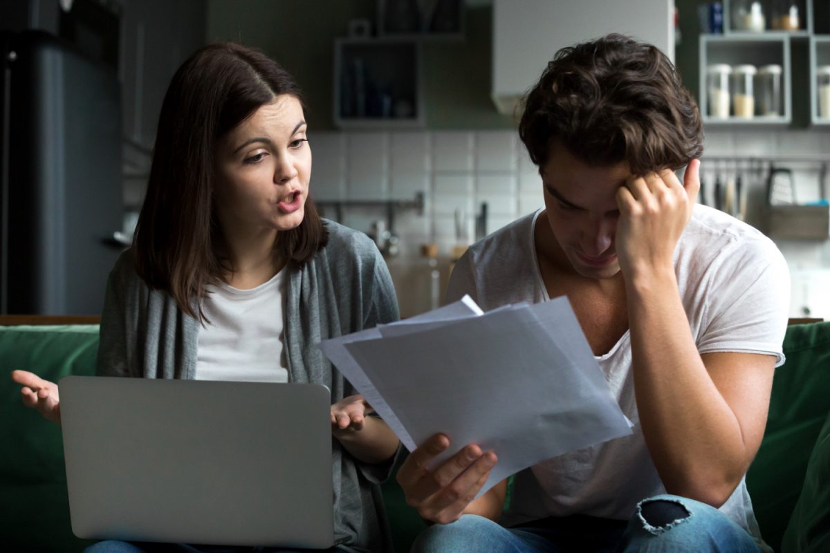 How to Stop Overspending with your couple