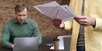 Soft-landing vs slowdown risks